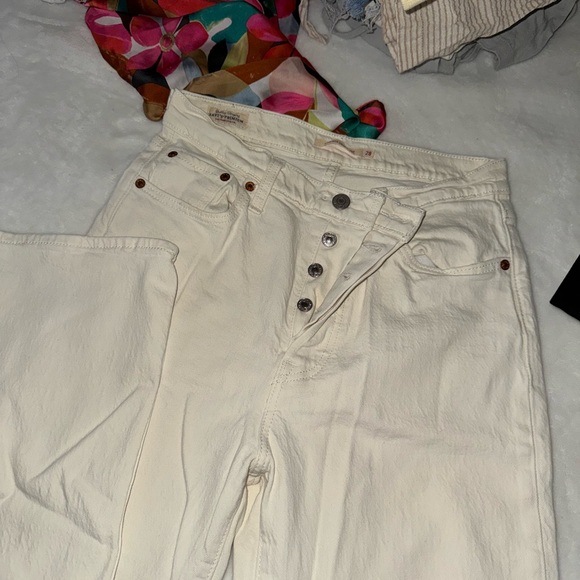Levi’s Ribcage Cream Button-Fly Pants - Picture 3 of 6